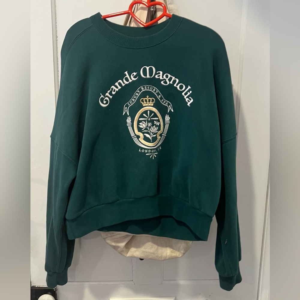 ABERCROMBIE AND FITCH “Grande Magnolia” CROP SWEATER - Size L, Embroidered